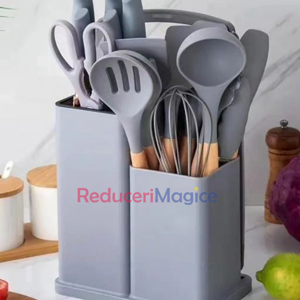 Set bucatarie de 12 ustensile de din silicon termorezistent si maner din lemn natural